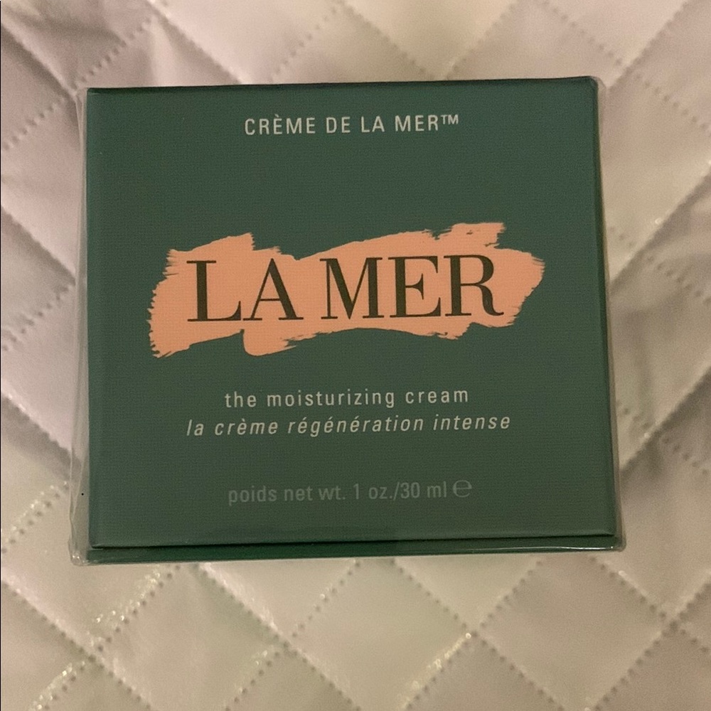 La Mer Regenerating Moisturizing Cream in Green Box
